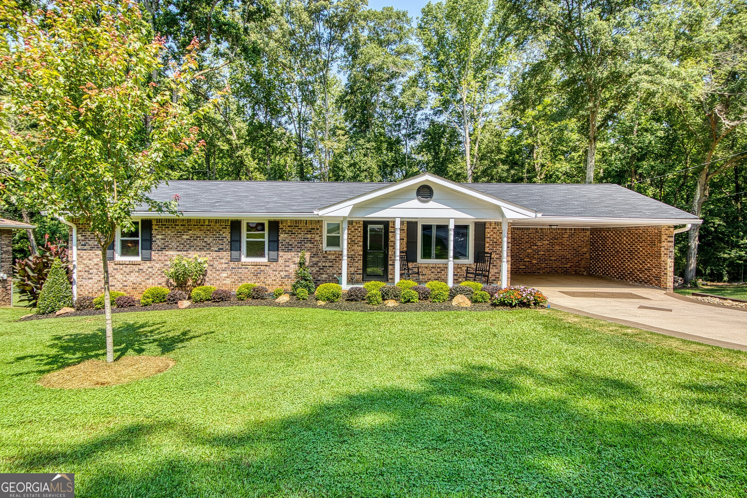Lynhaven Dr, Newnan, GA 30263