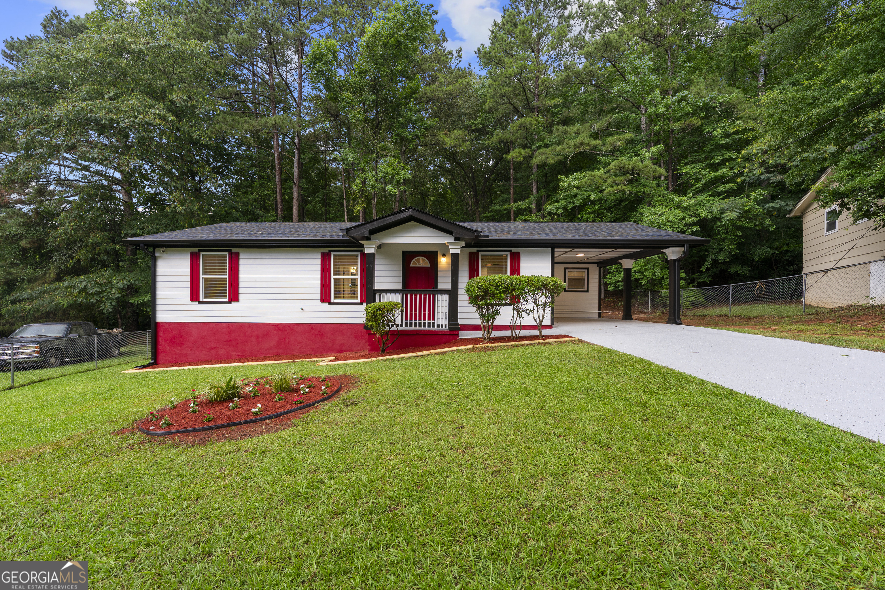 Pineneedle Dr, Covington, GA 30014