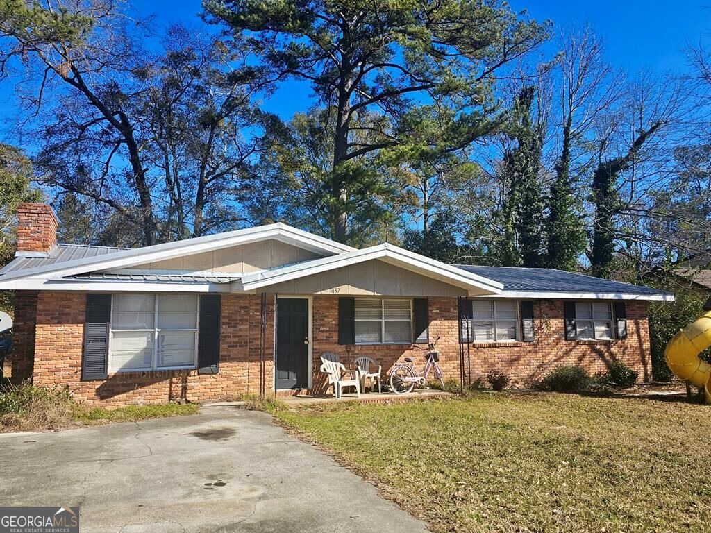 Peach St, Dublin, GA 31021