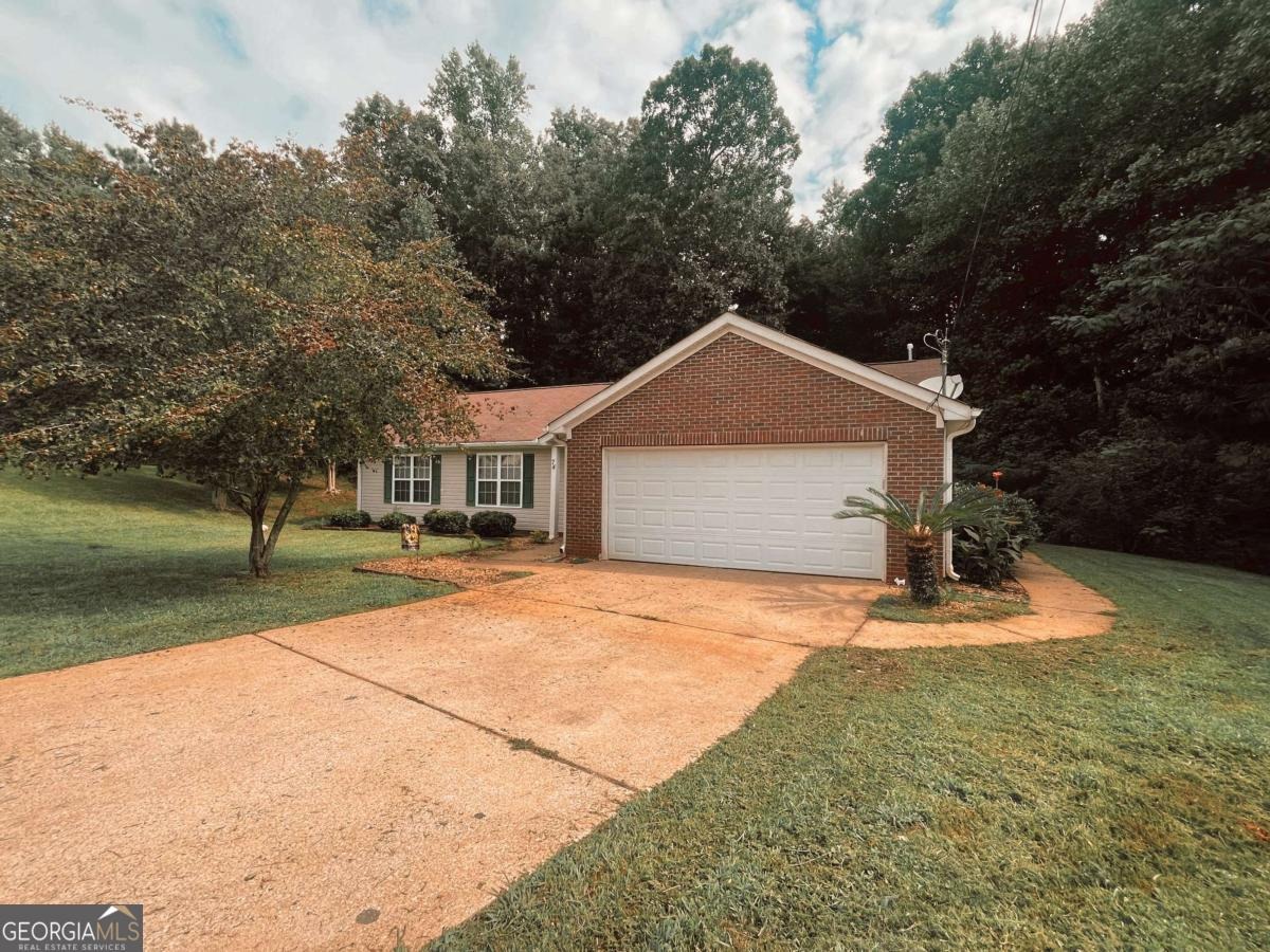 Canterbury Dr, Grantville, GA 30220
