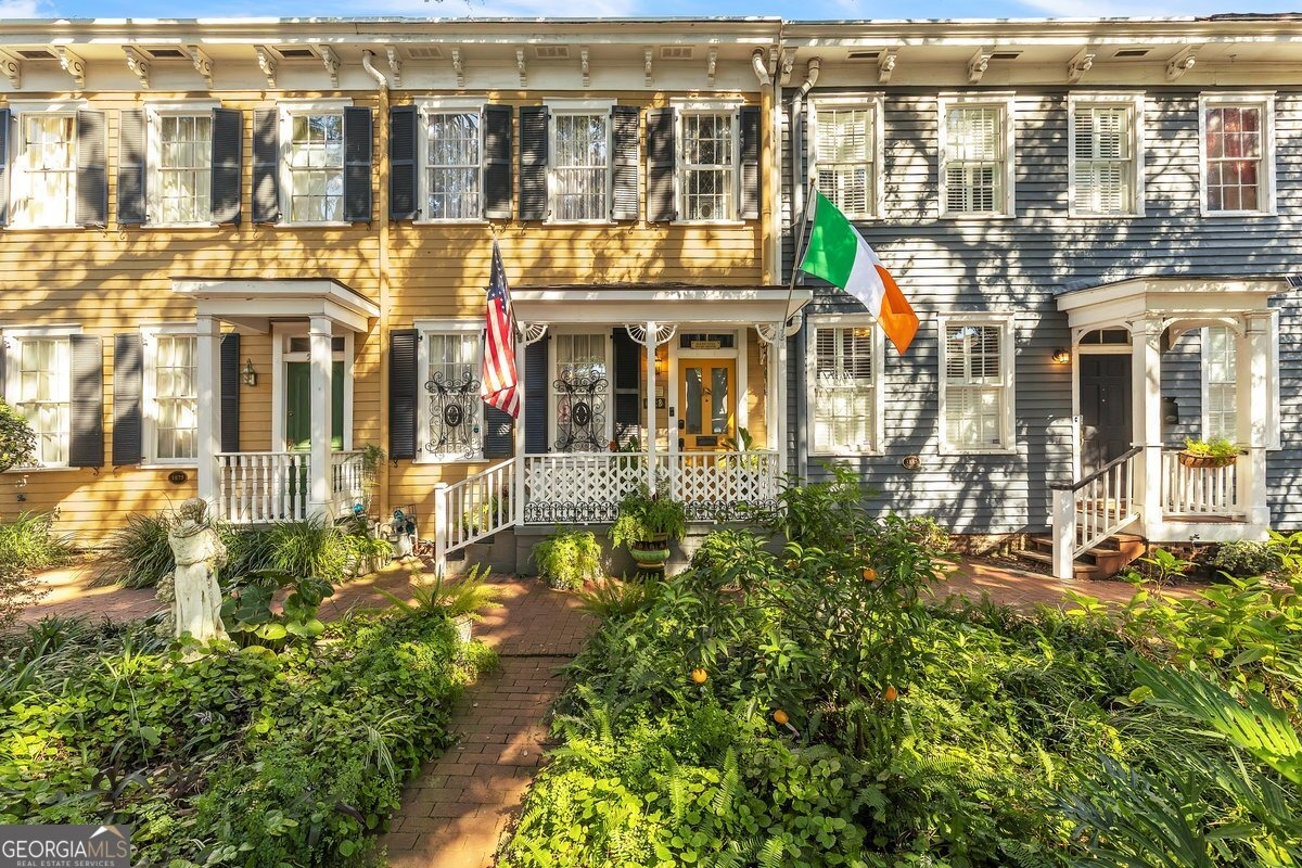 Jones St, Savannah, GA 31401