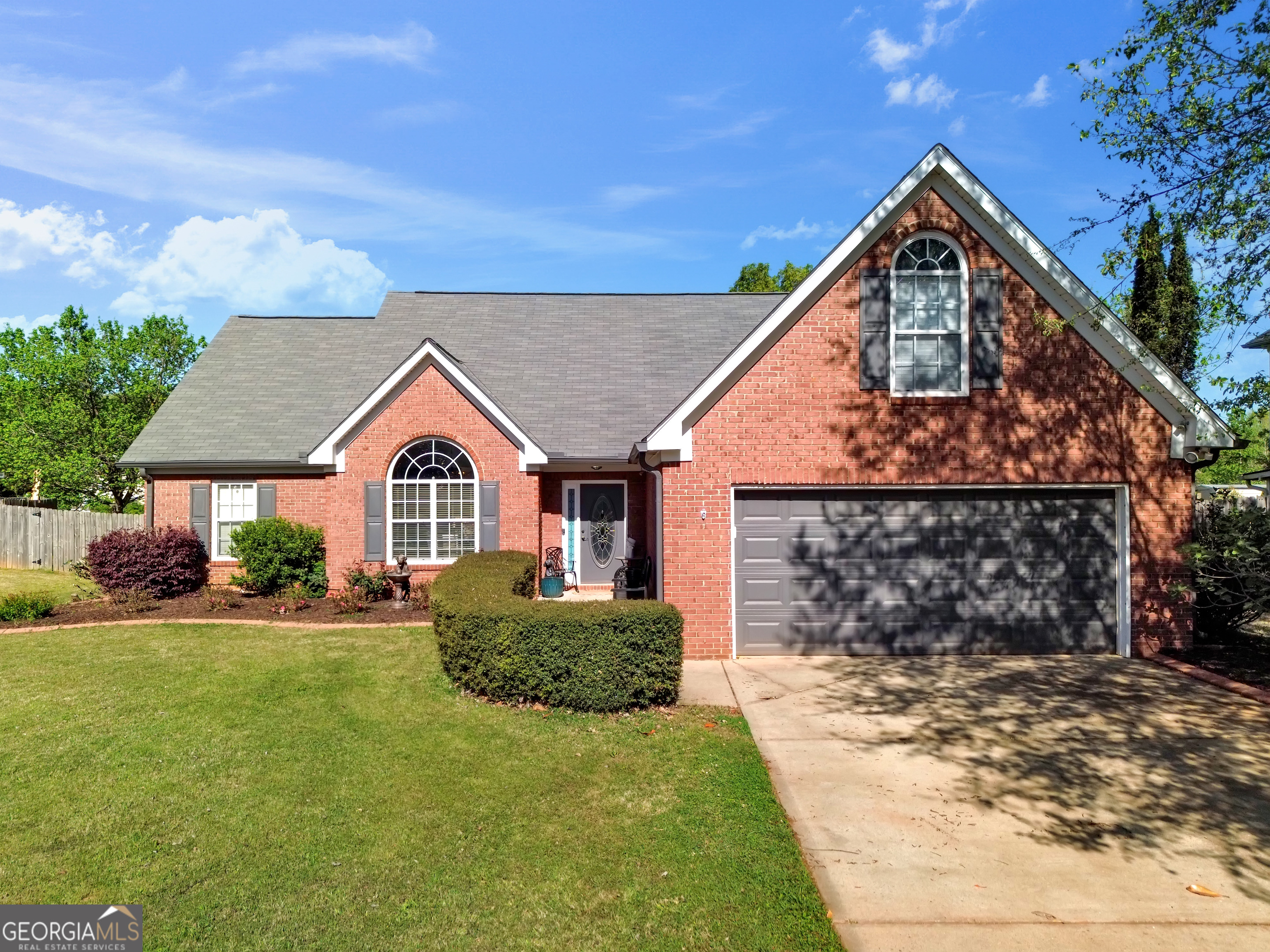 Lincoln Log Way, Mcdonough, GA 30252