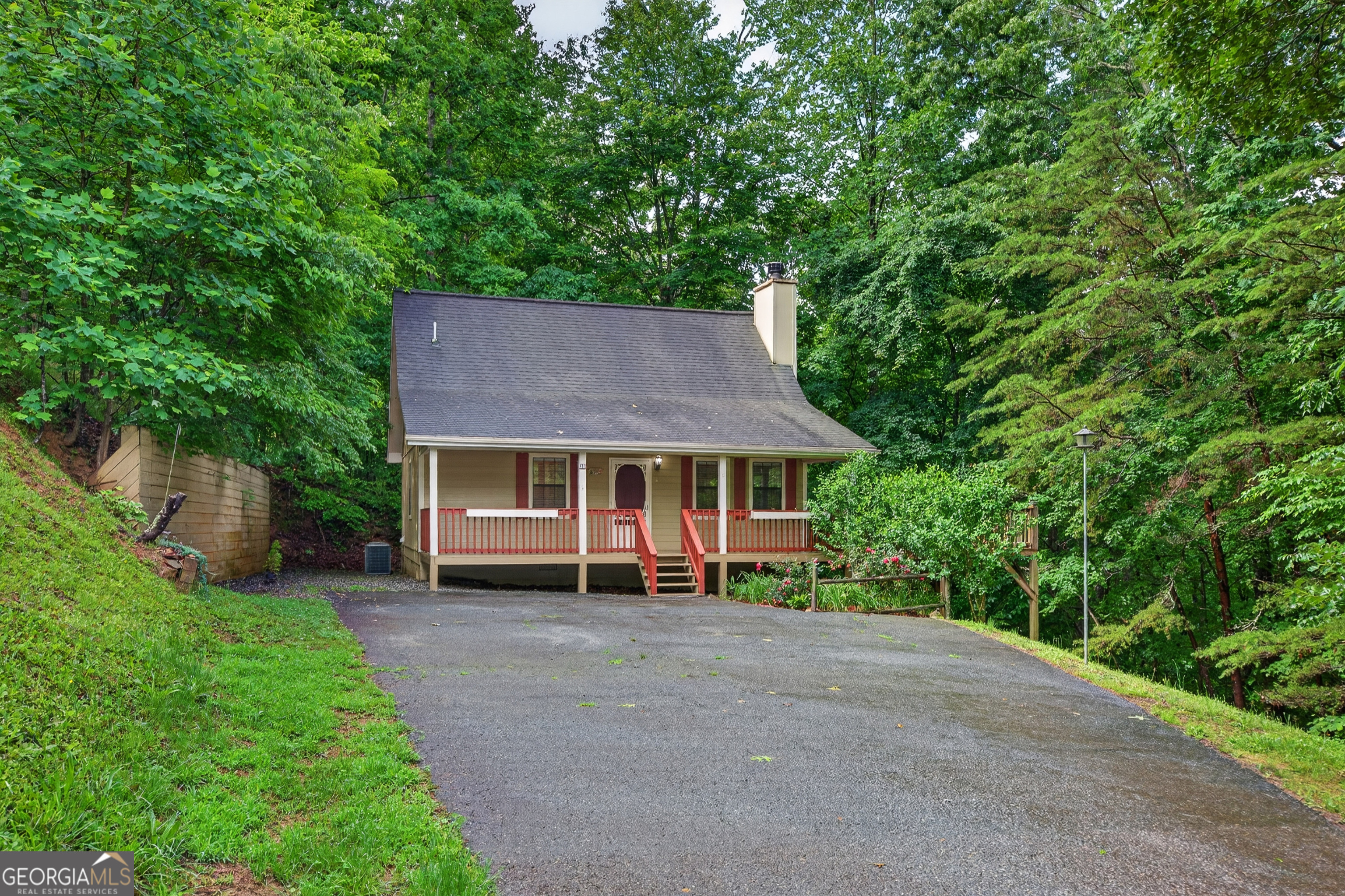 April Ln, Blairsville, GA 30512