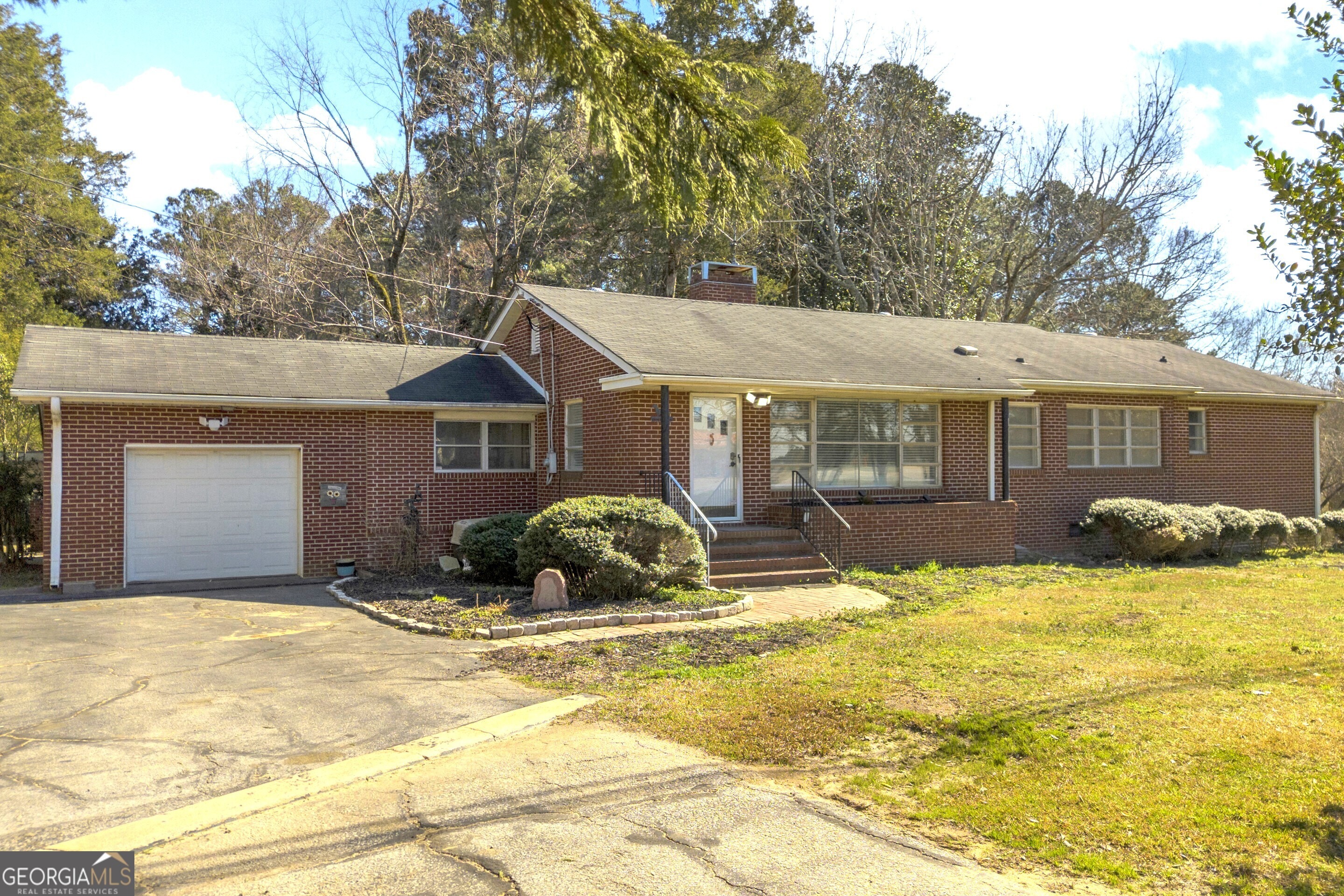 Athens Hwy, Elberton, GA 30635