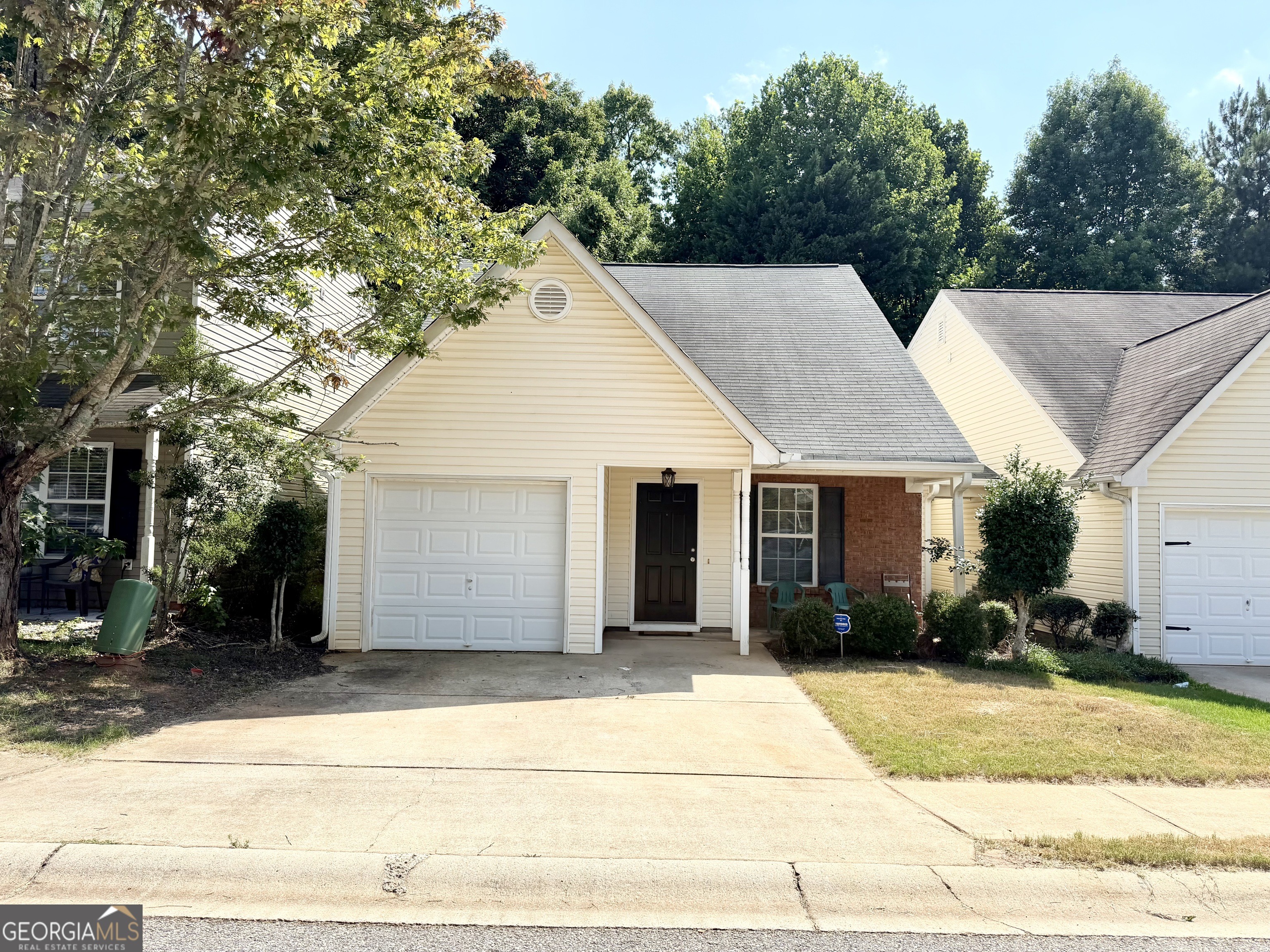 Lossie Ln, Mcdonough, GA 30253