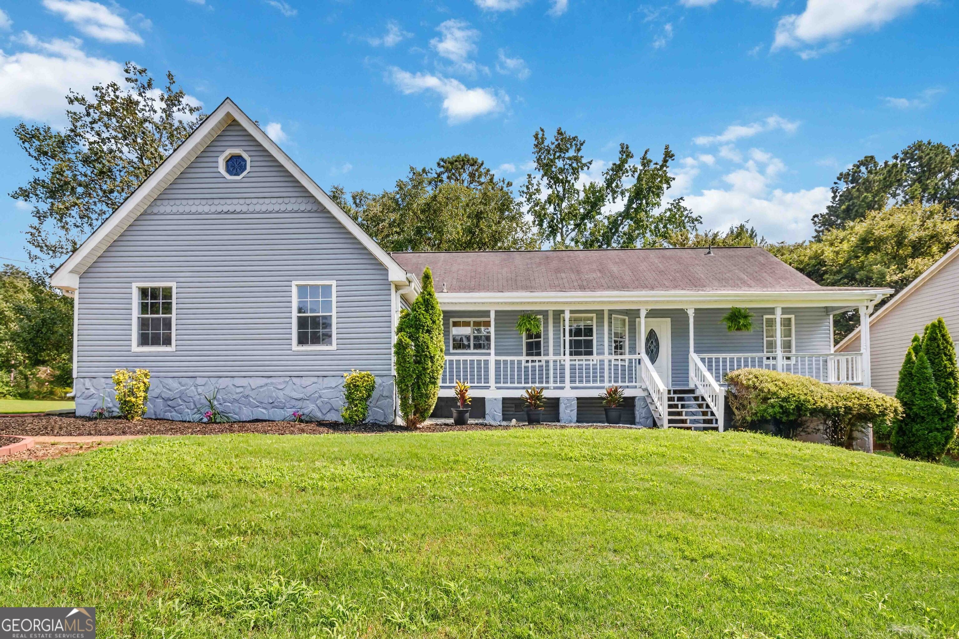 Horseshoe Cir, Stockbridge, GA 30281