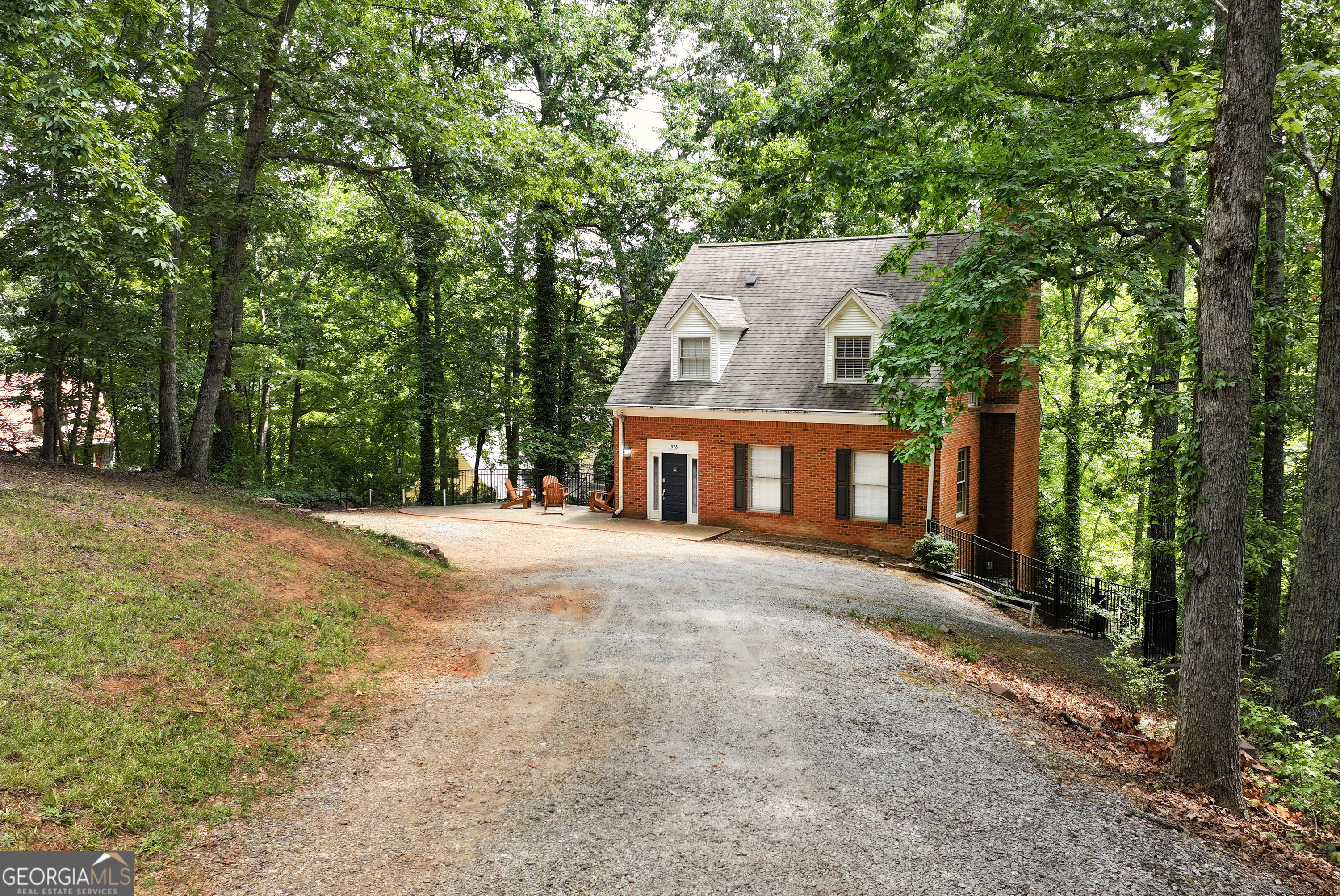 Pine Shore Cir, Gainesville, GA 30501