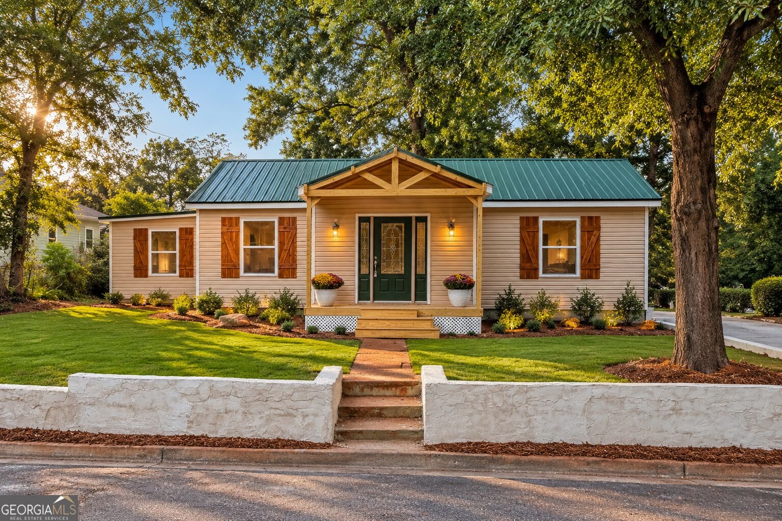Bennett St, Commerce, GA 30529