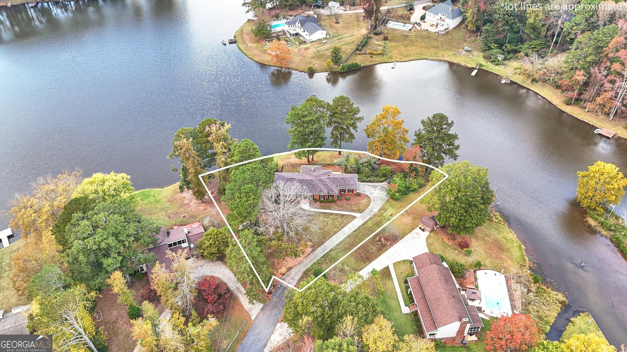 Hawthorne Dr, Newnan, GA 30263