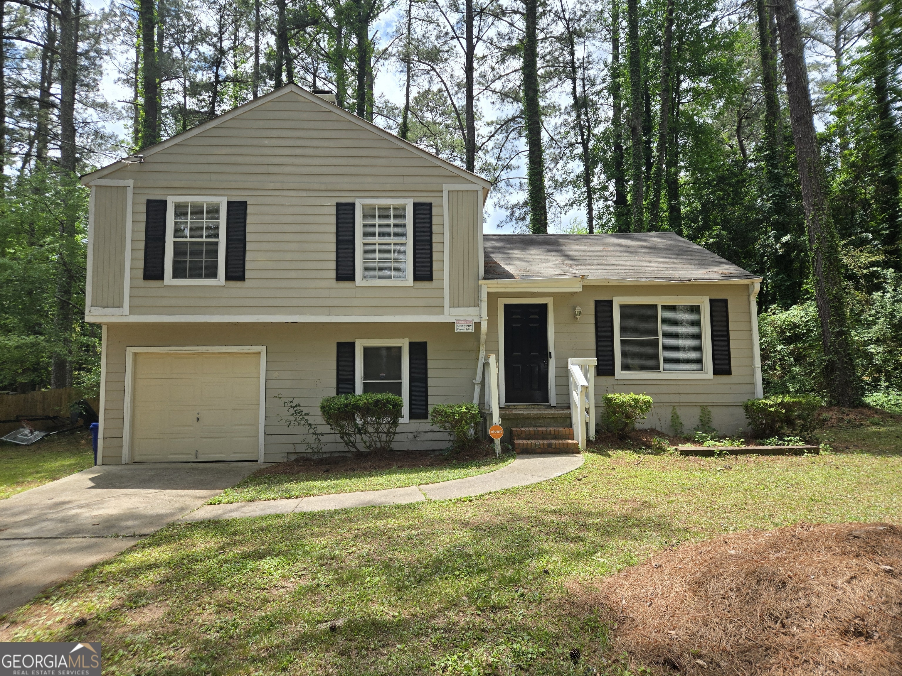Sherwood Cir, Stone Mountain, GA 30087
