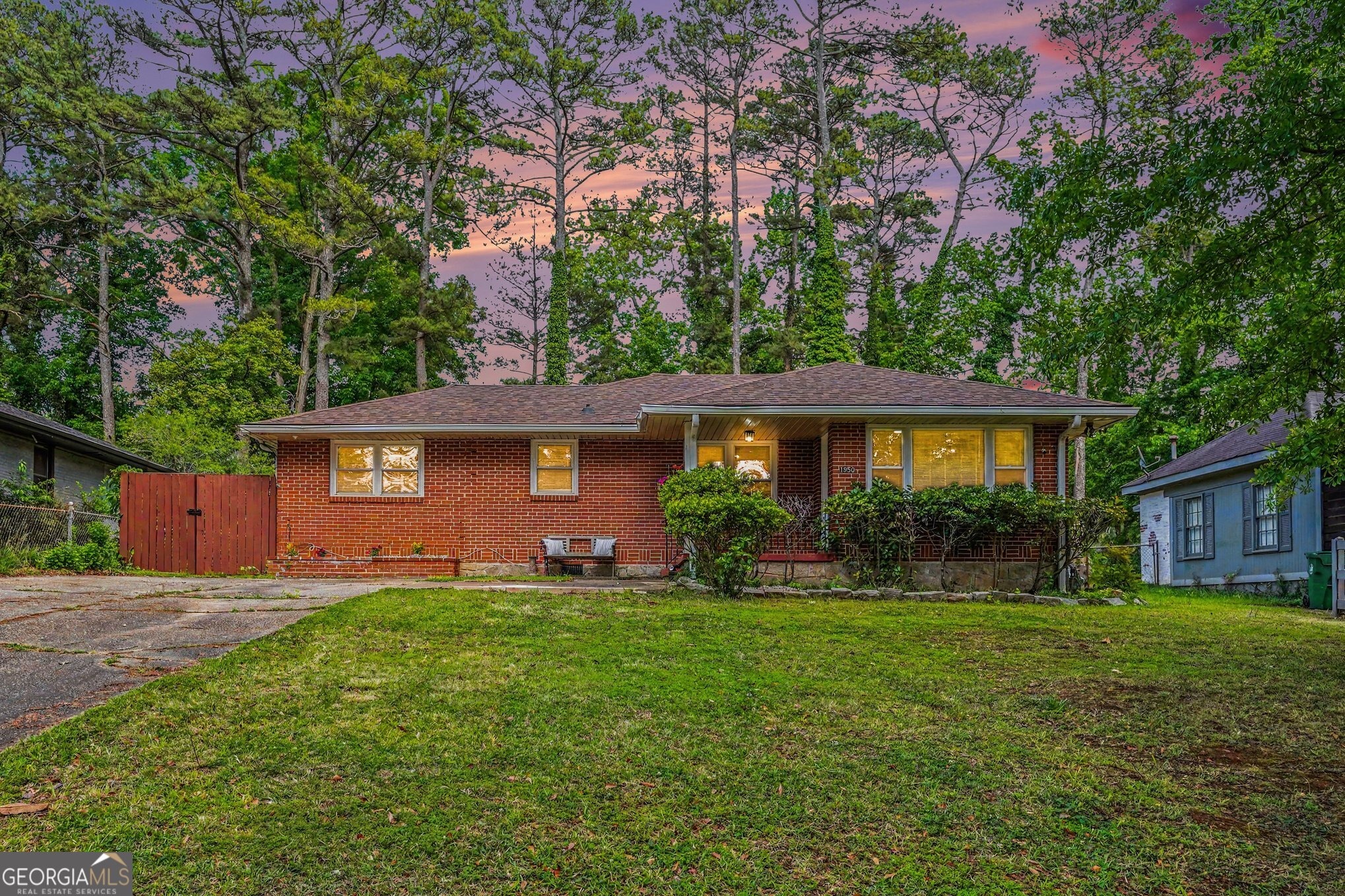 Glendale Dr, Decatur, GA 30032