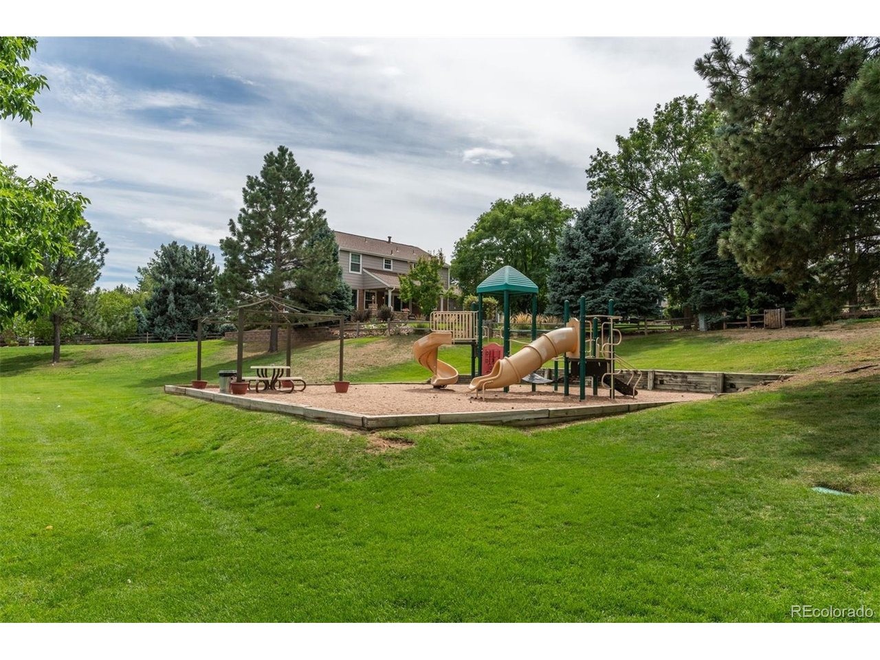 Hudson Cir, Centennial, CO 80122