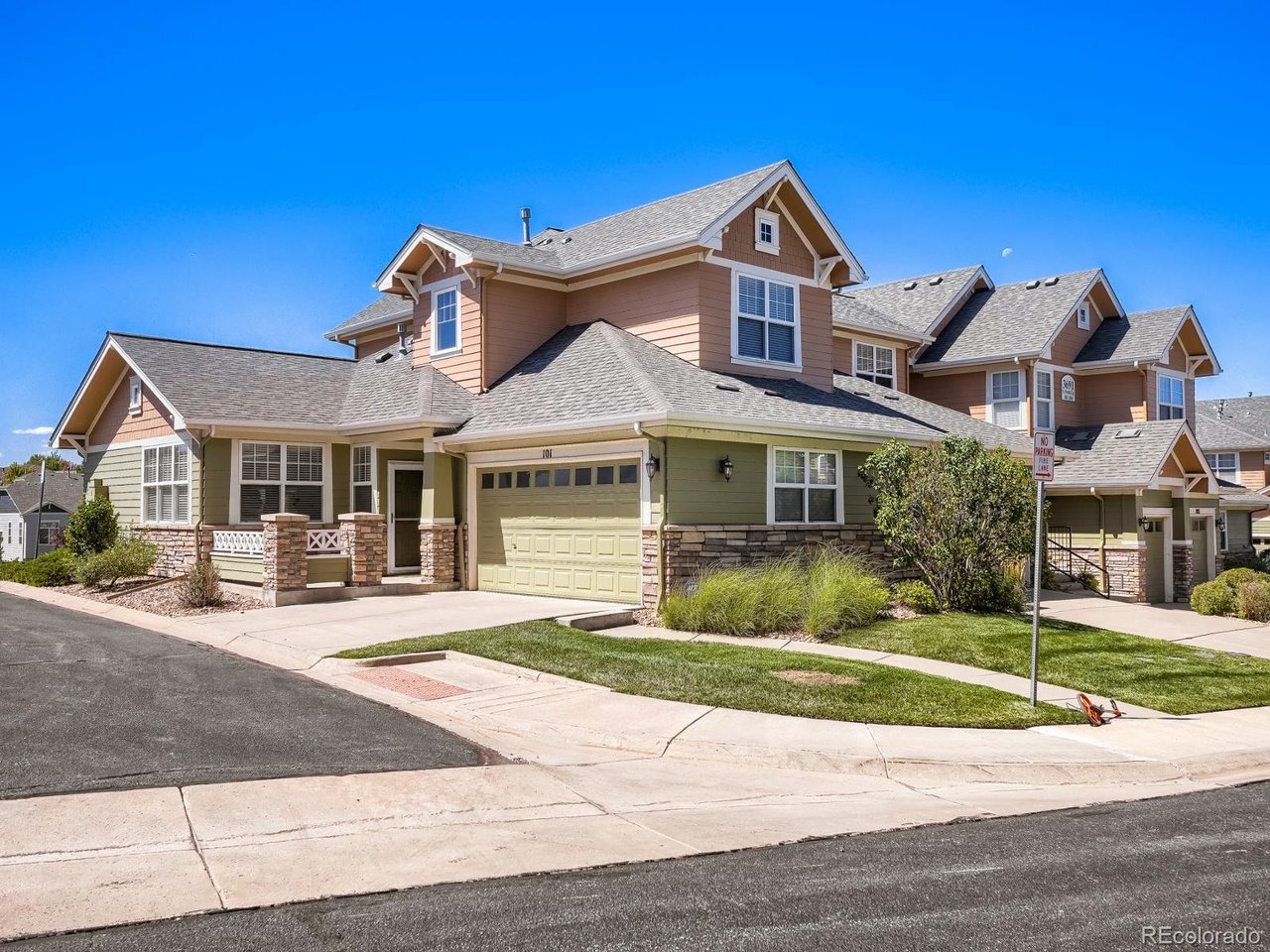 Perth Cir, Aurora, CO 80013