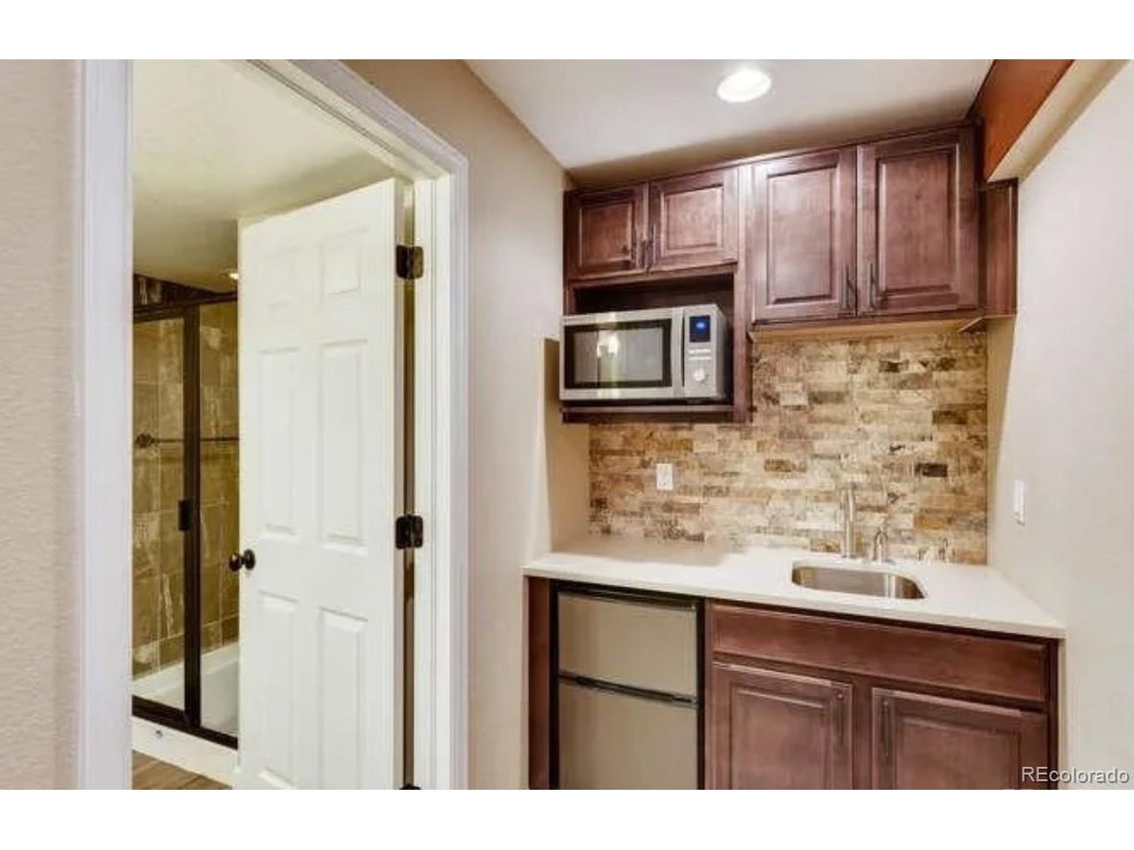 Eastman Ave, Aurora, CO 80013