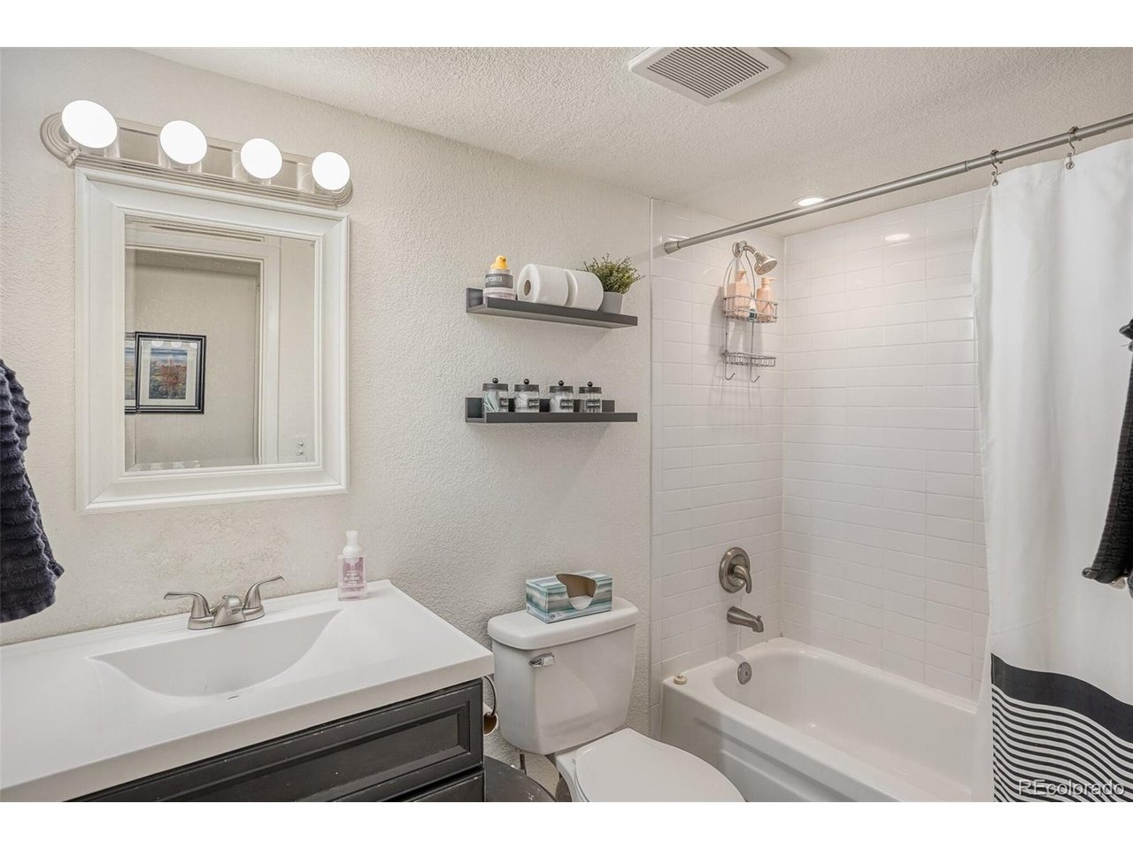 Eagle St, Aurora, CO 80014