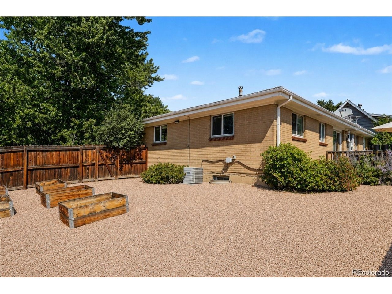 Iris St, Lakewood, CO 80226