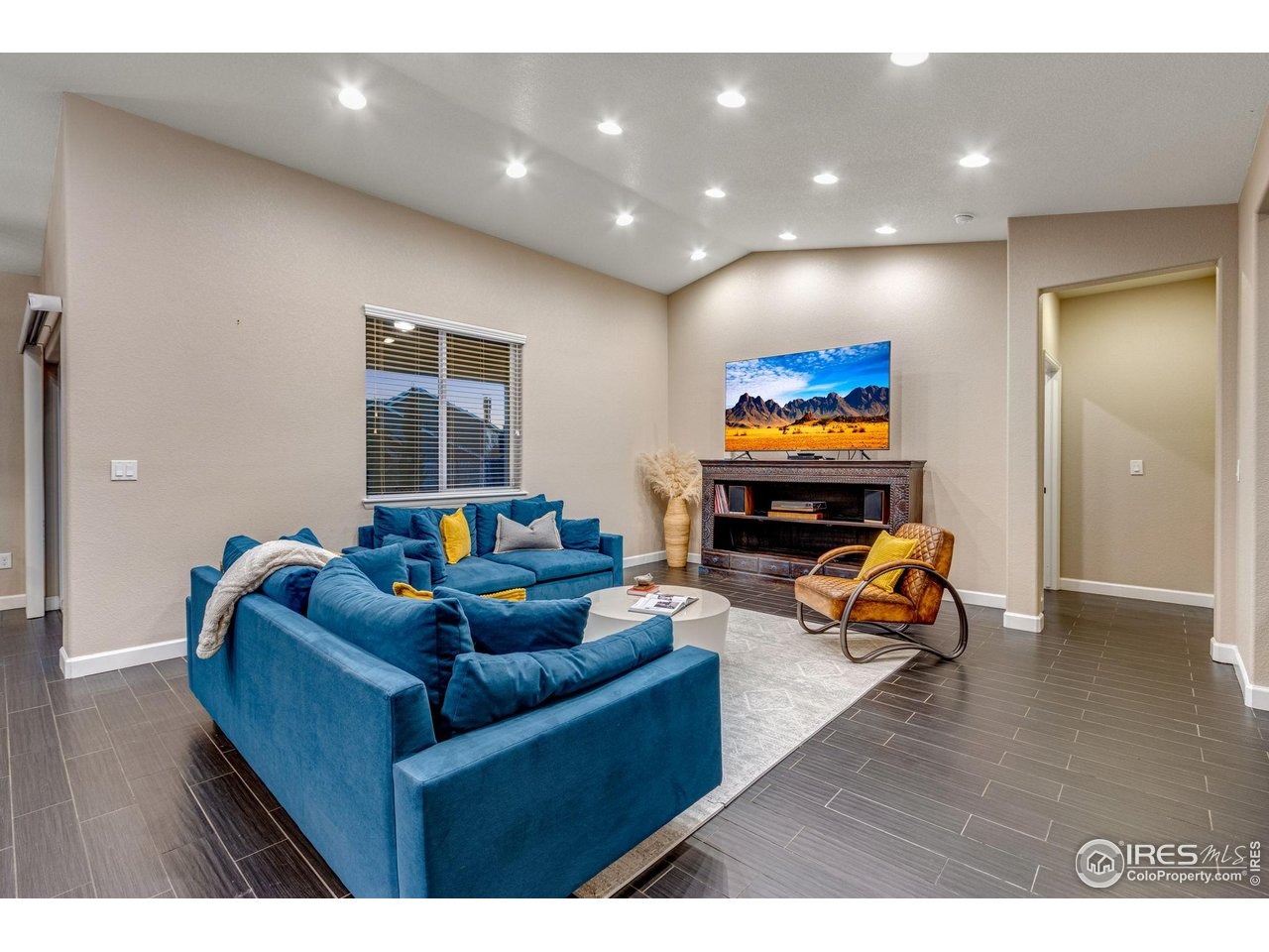 16th Ave, Longmont, CO 80501