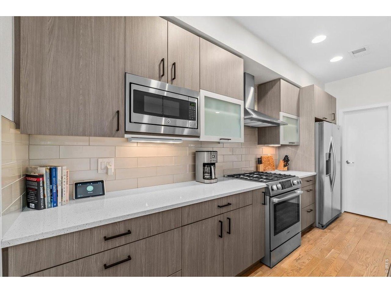 17th Ave, Denver, CO 80204