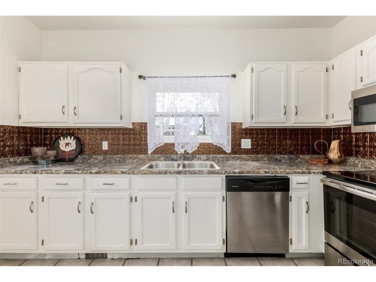17th Ave, Denver, CO 80218