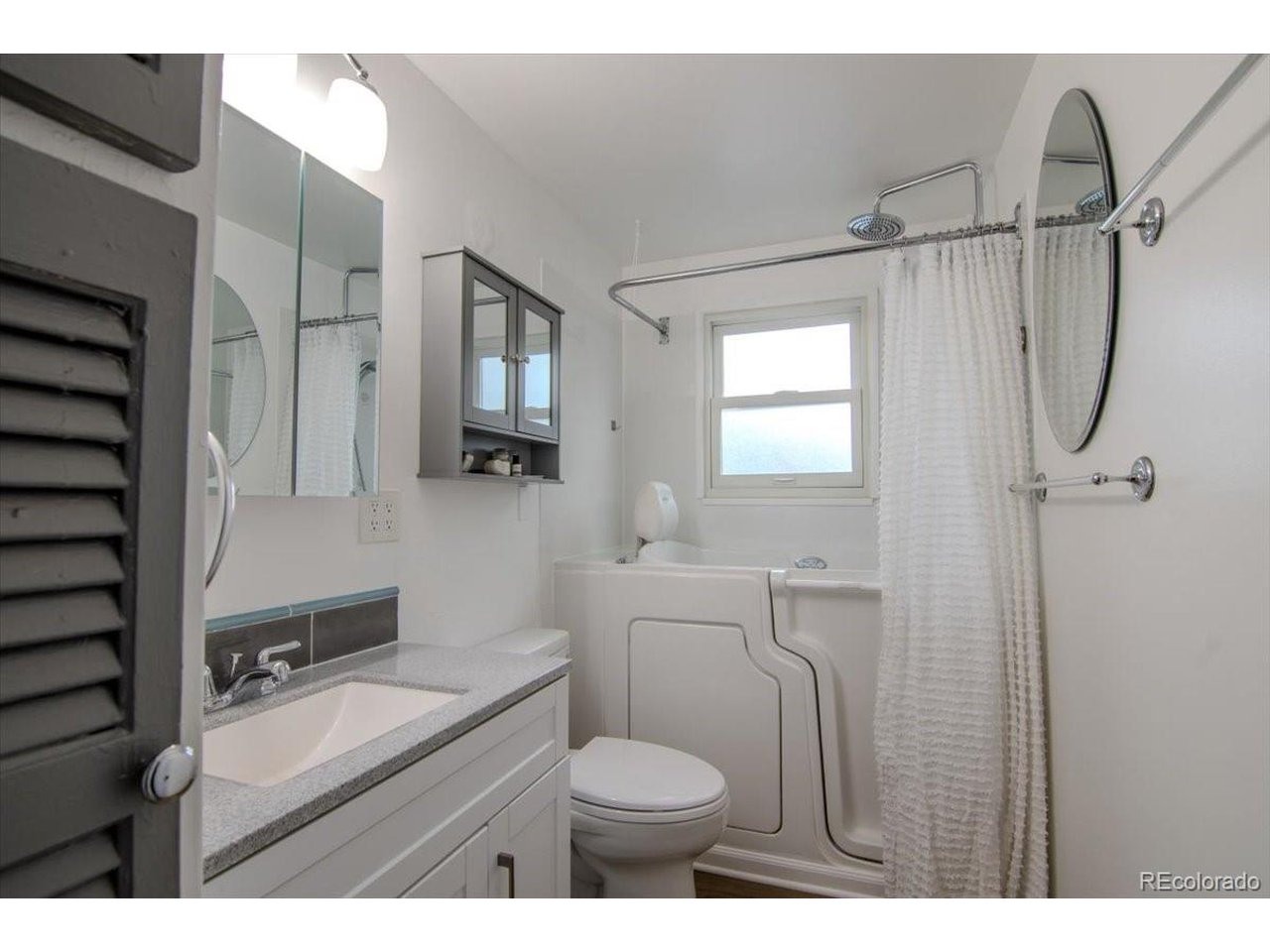Dover St, Arvada, CO 80002