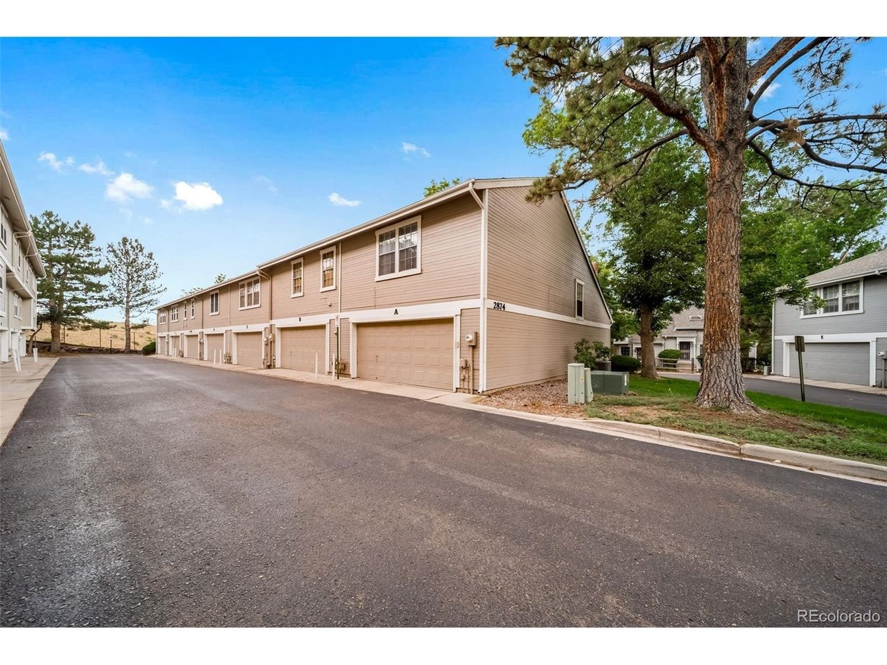 Long Dr, Littleton, CO 80120