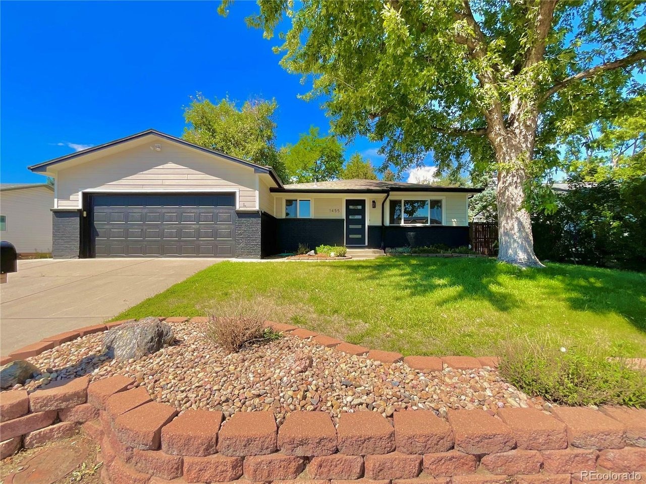 Hoyt St, Lakewood, CO 80232