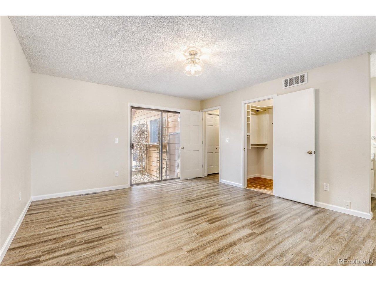 Eagle Cir, Aurora, CO 80012