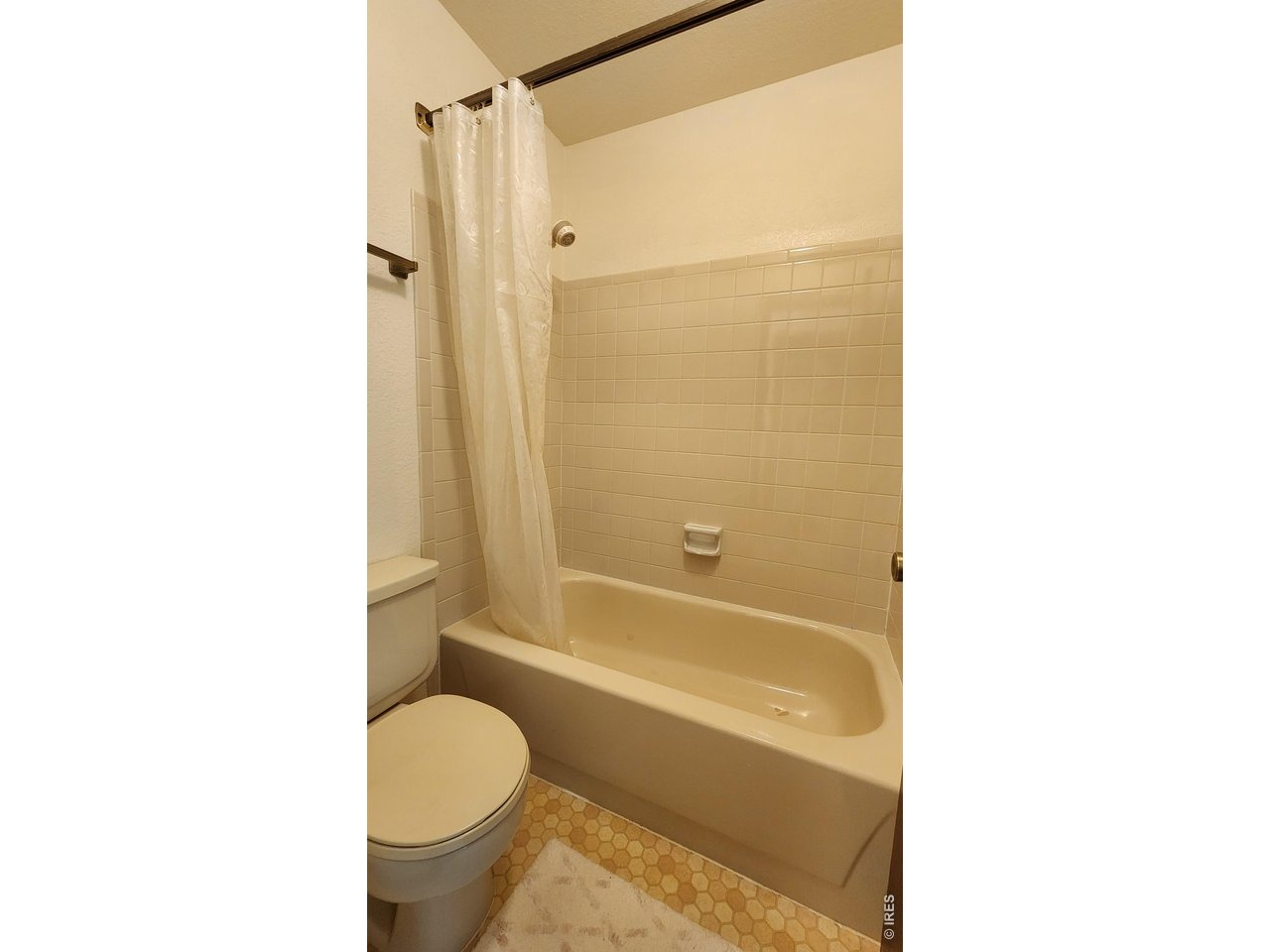 Willow Ln, Boulder, CO 80301
