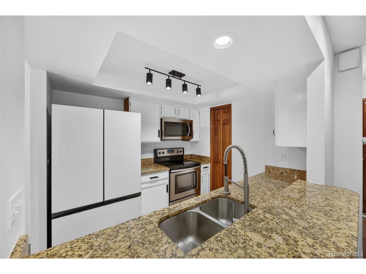 Evanston Cir, Aurora, CO 80014