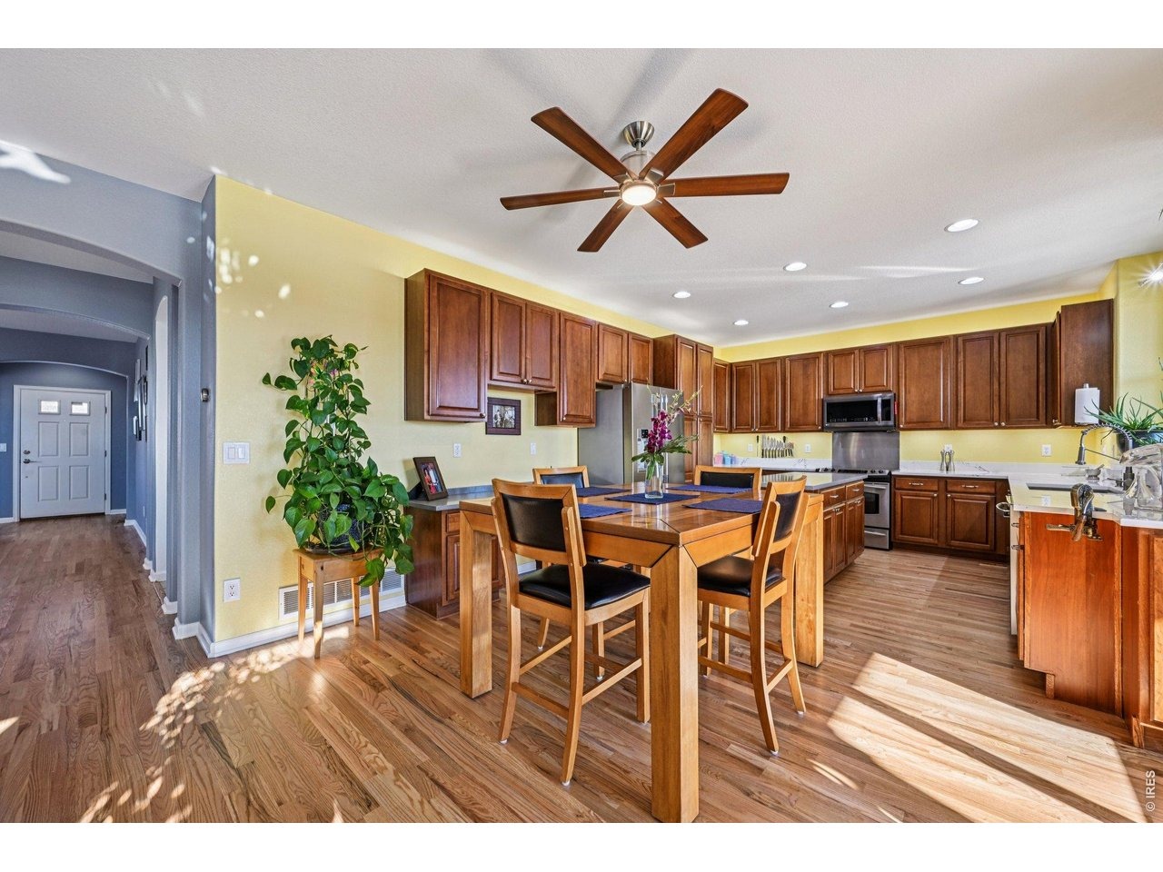Fultondale Cir, Aurora, CO 80016