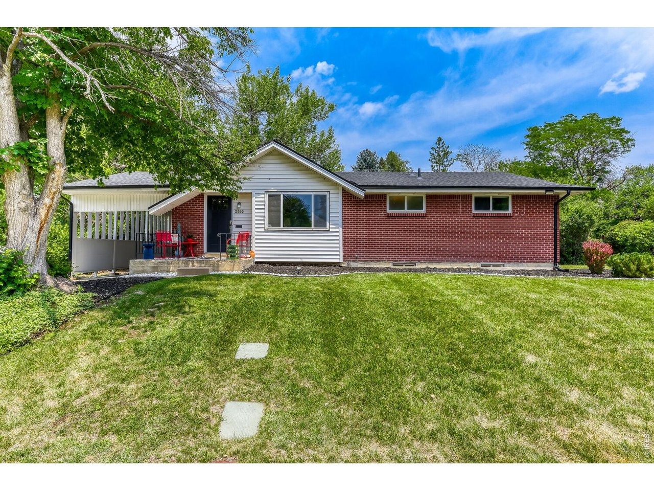 Maplewood Ave, Centennial, CO 80121