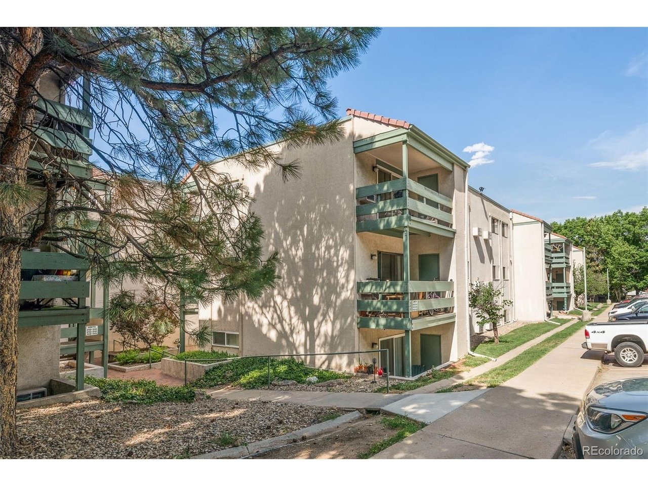 35th Ave, Wheat Ridge, CO 80033