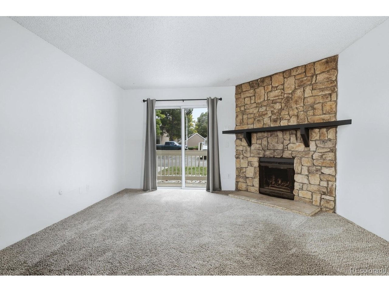Asbury Dr, Aurora, CO 80014