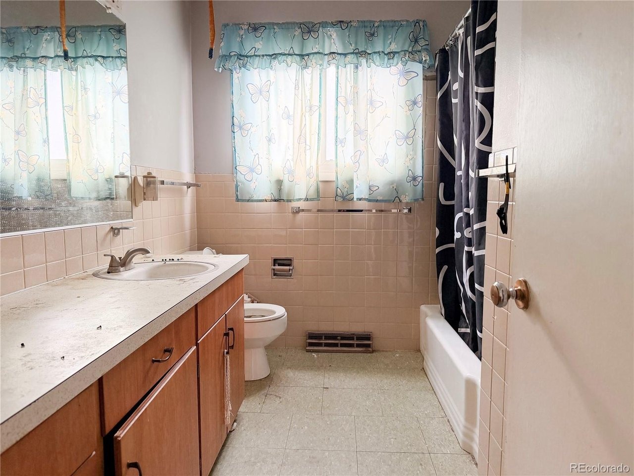 Fordham Cir, Pueblo, CO 81005
