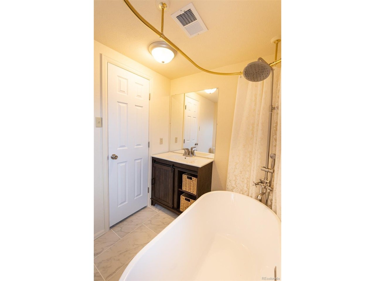 Wesley Ave, Lakewood, CO 80227