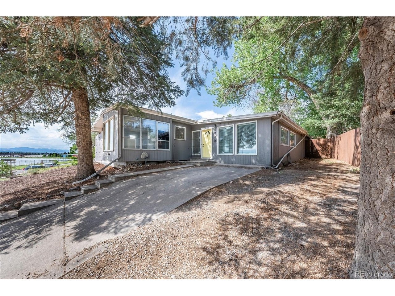 Mariposa Dr, Englewood, CO 80110