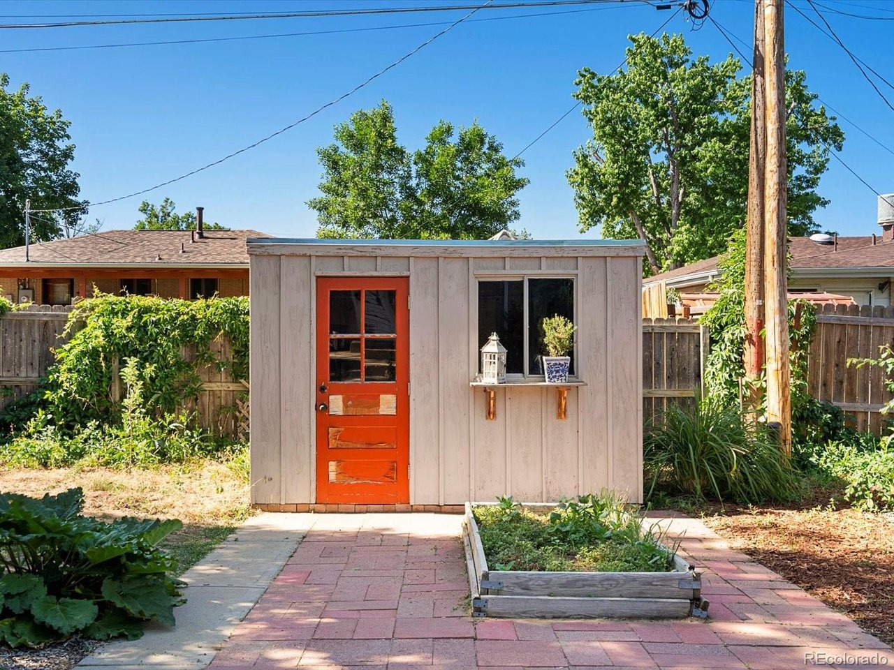 25th Pl, Aurora, CO 80011