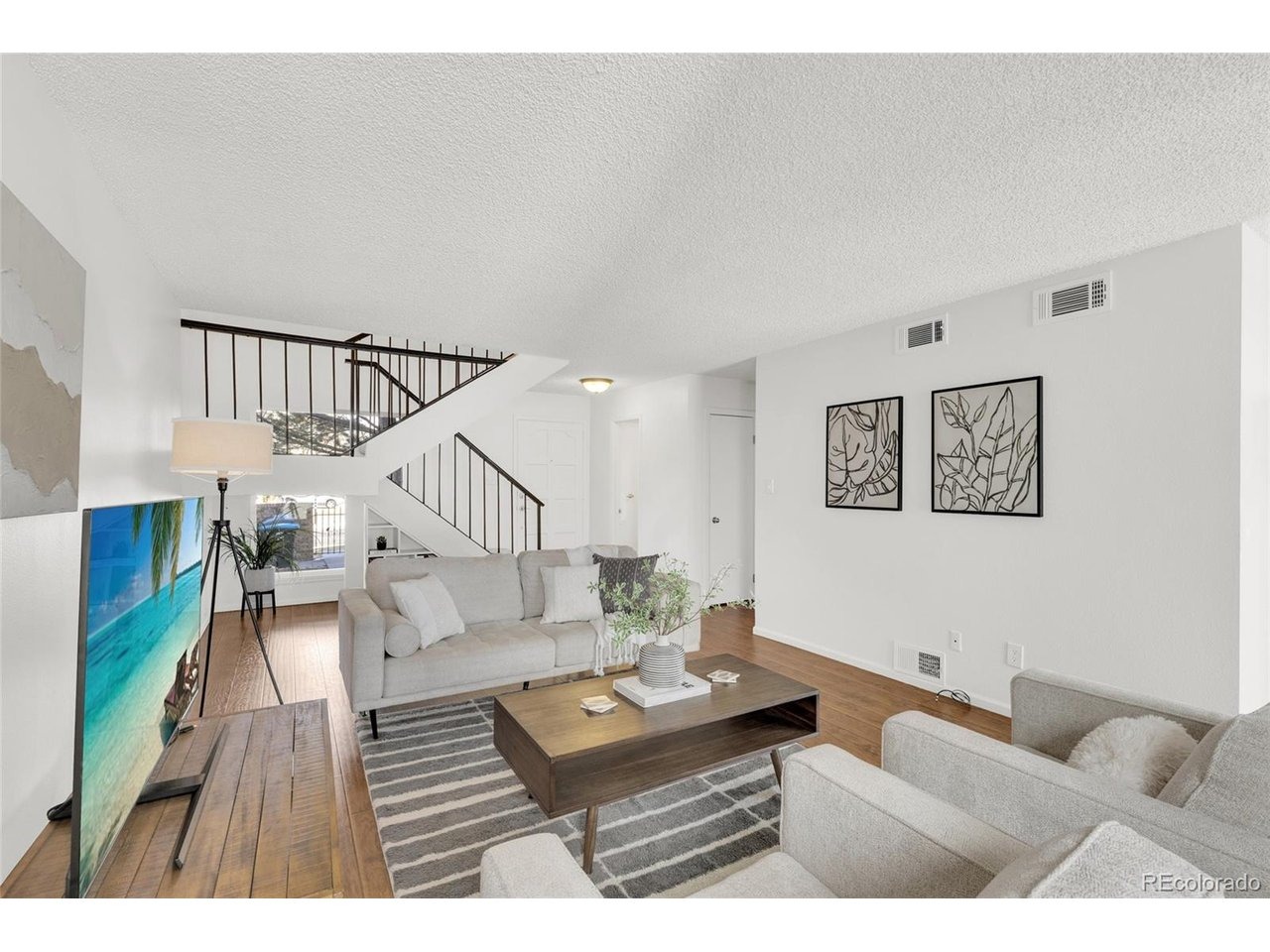Vine Cir, Centennial, CO 80122