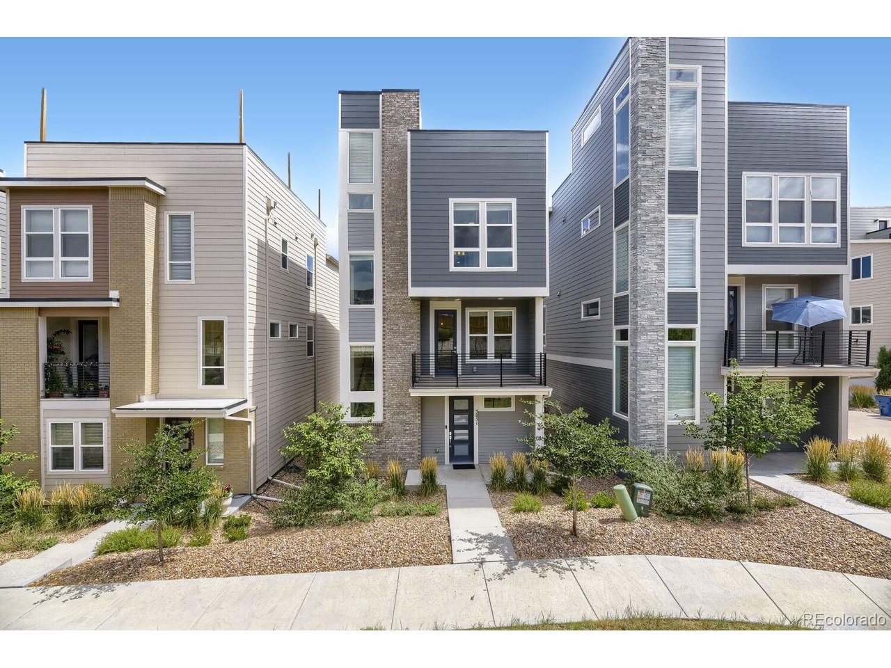 Queen Ct, Littleton, CO 80127