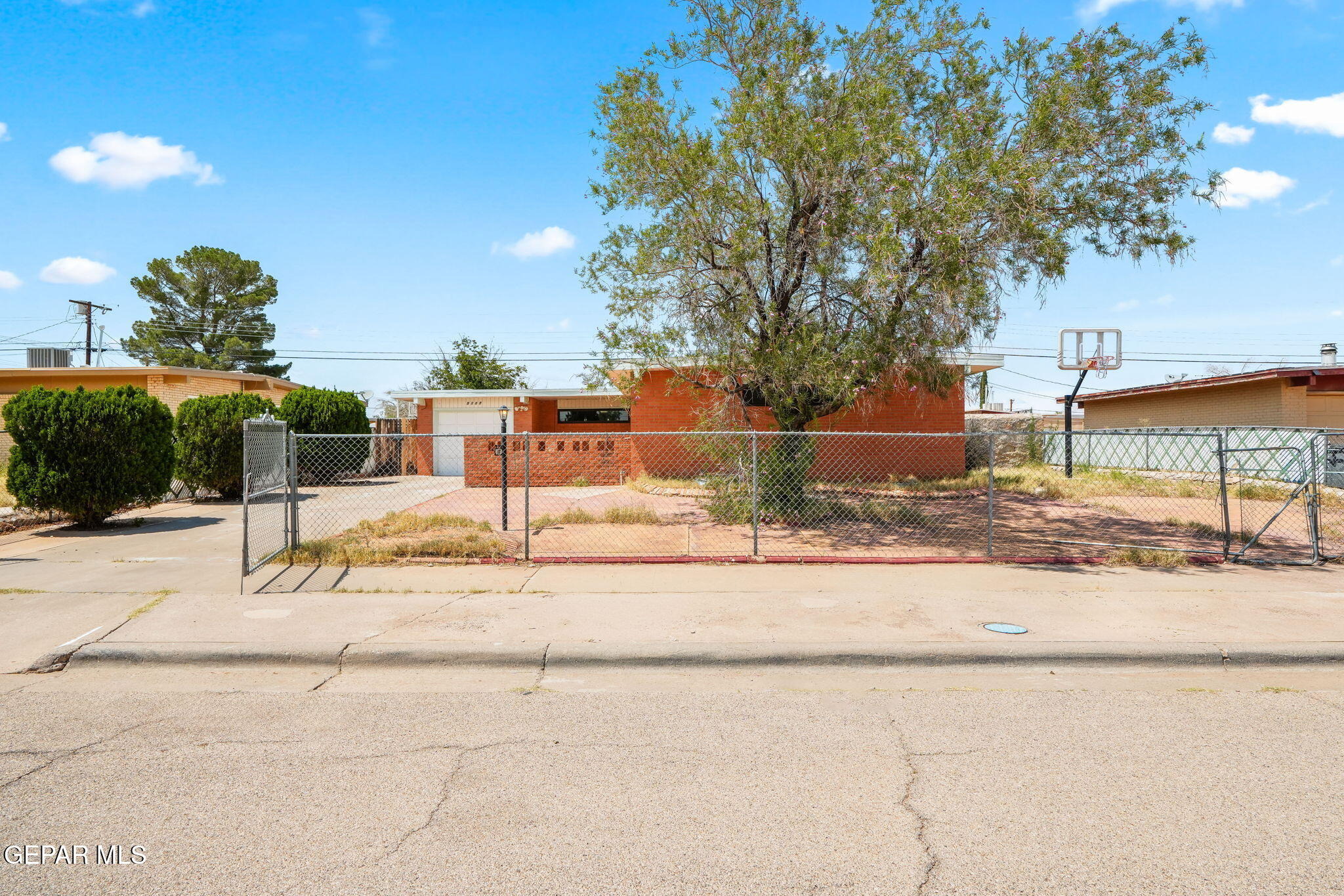 Wally Dr, El Paso, TX 79924