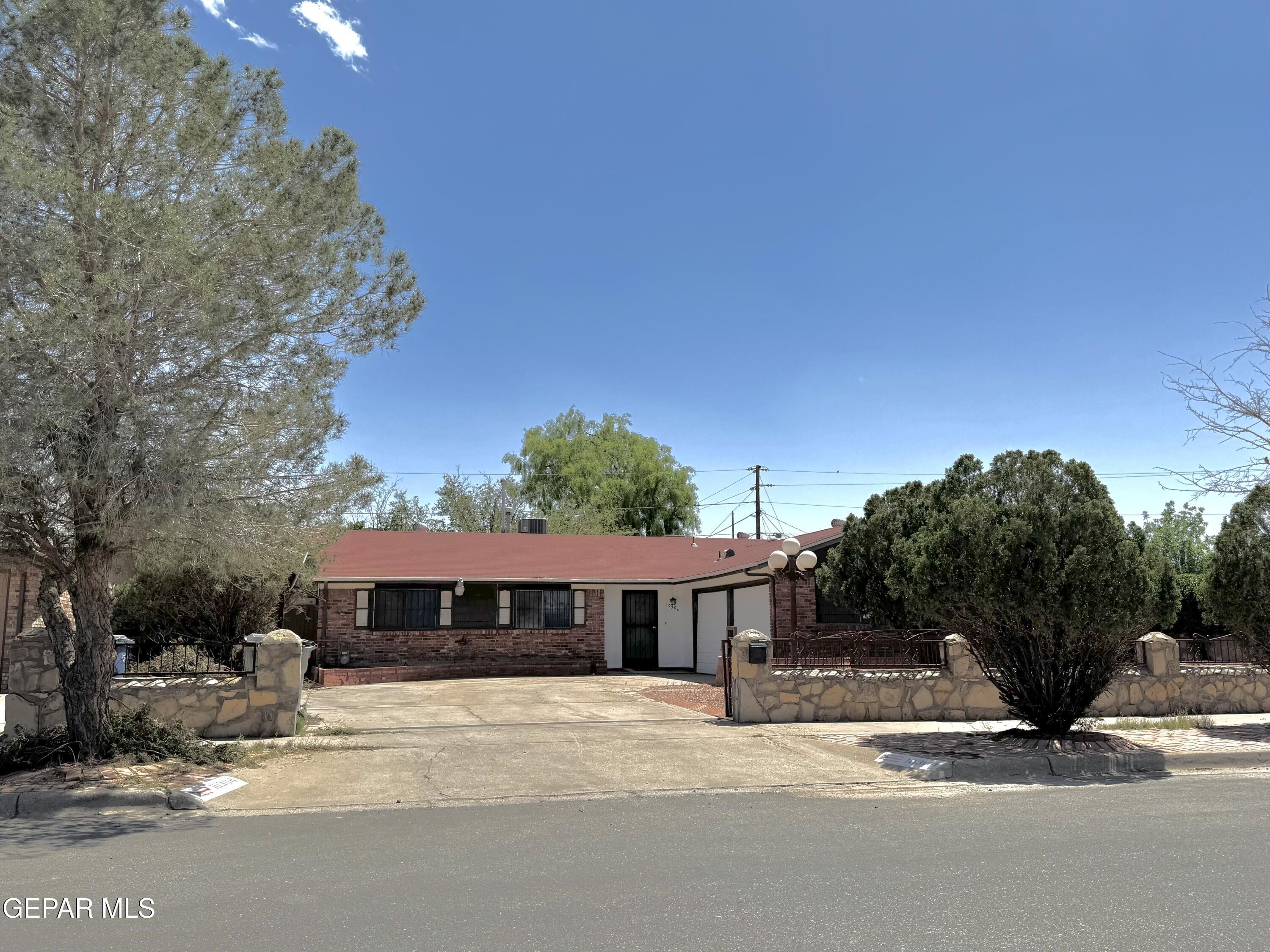 Blackwood Ave, El Paso, TX 79925