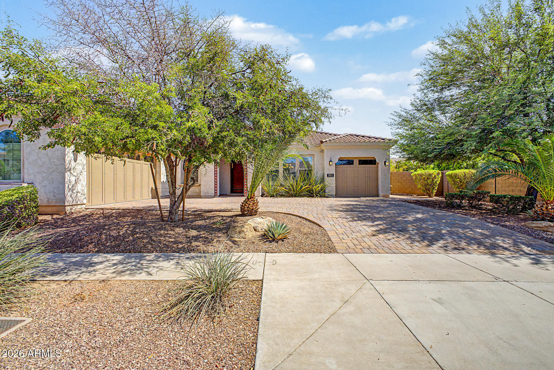 Constance Way, Phoenix, AZ 85042