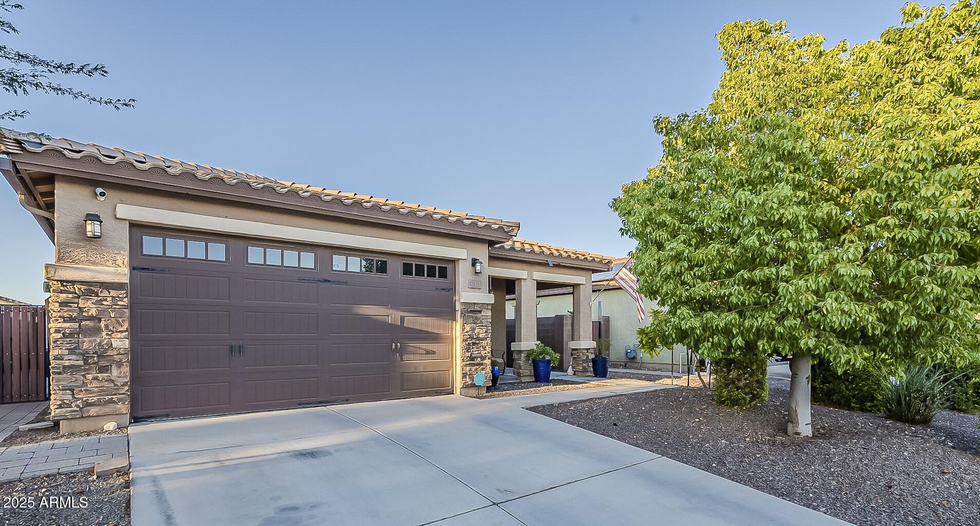 Butler Ave, Waddell, AZ 85355