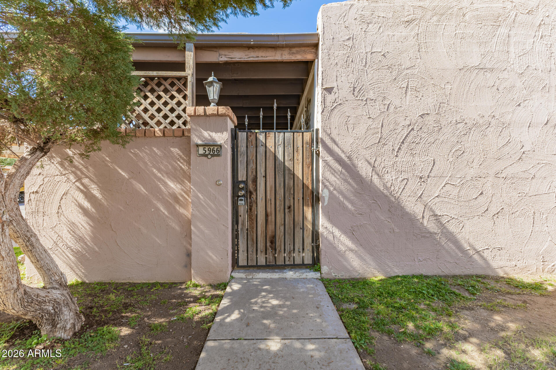 Augusta Ave, Glendale, AZ 85301