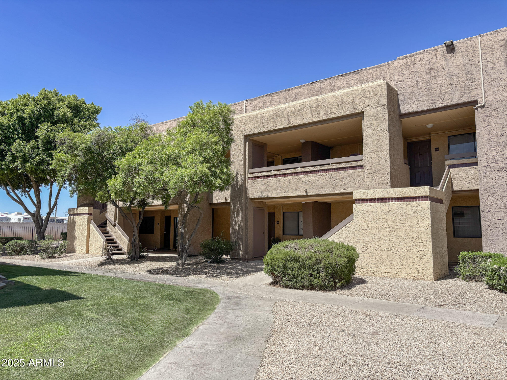 Tierra Buena Ln, Phoenix, AZ 85053