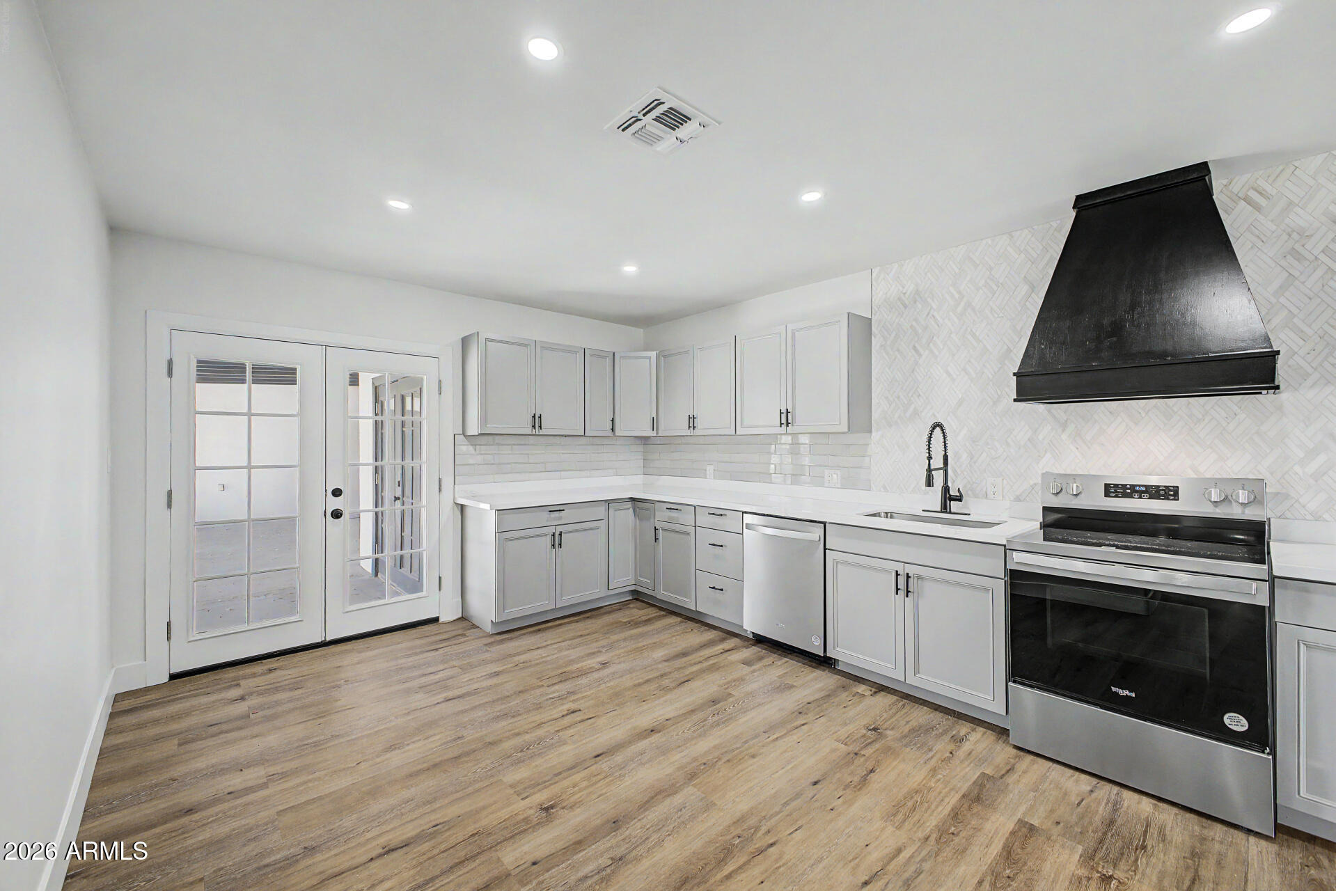 Flynn Ln, Phoenix, AZ 85014 #1