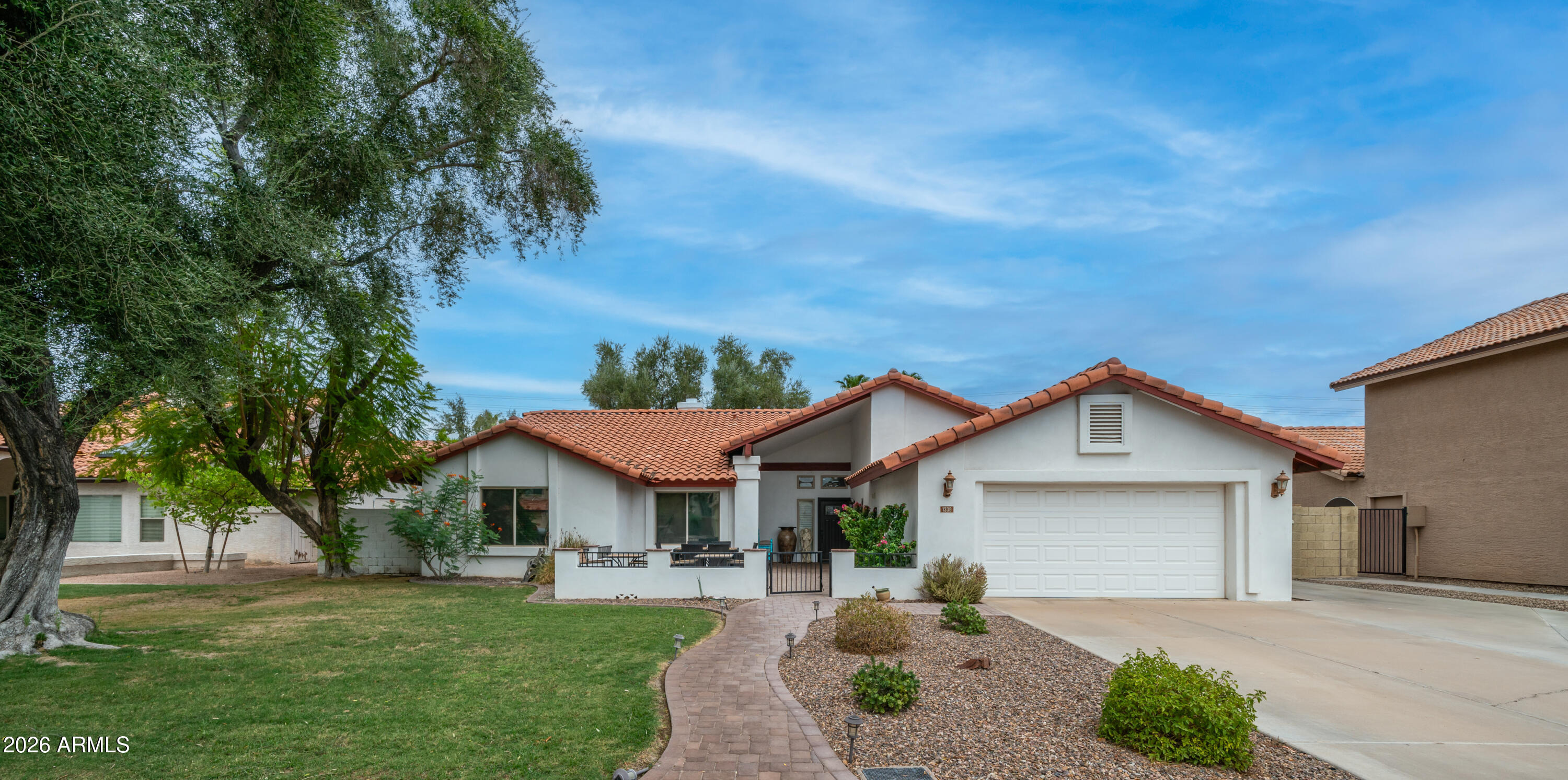 Sunburst Ln, Tempe, AZ 85284