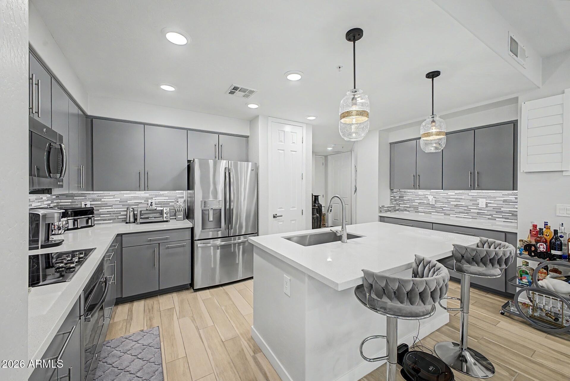Queen Creek Rd, Chandler, AZ 85248