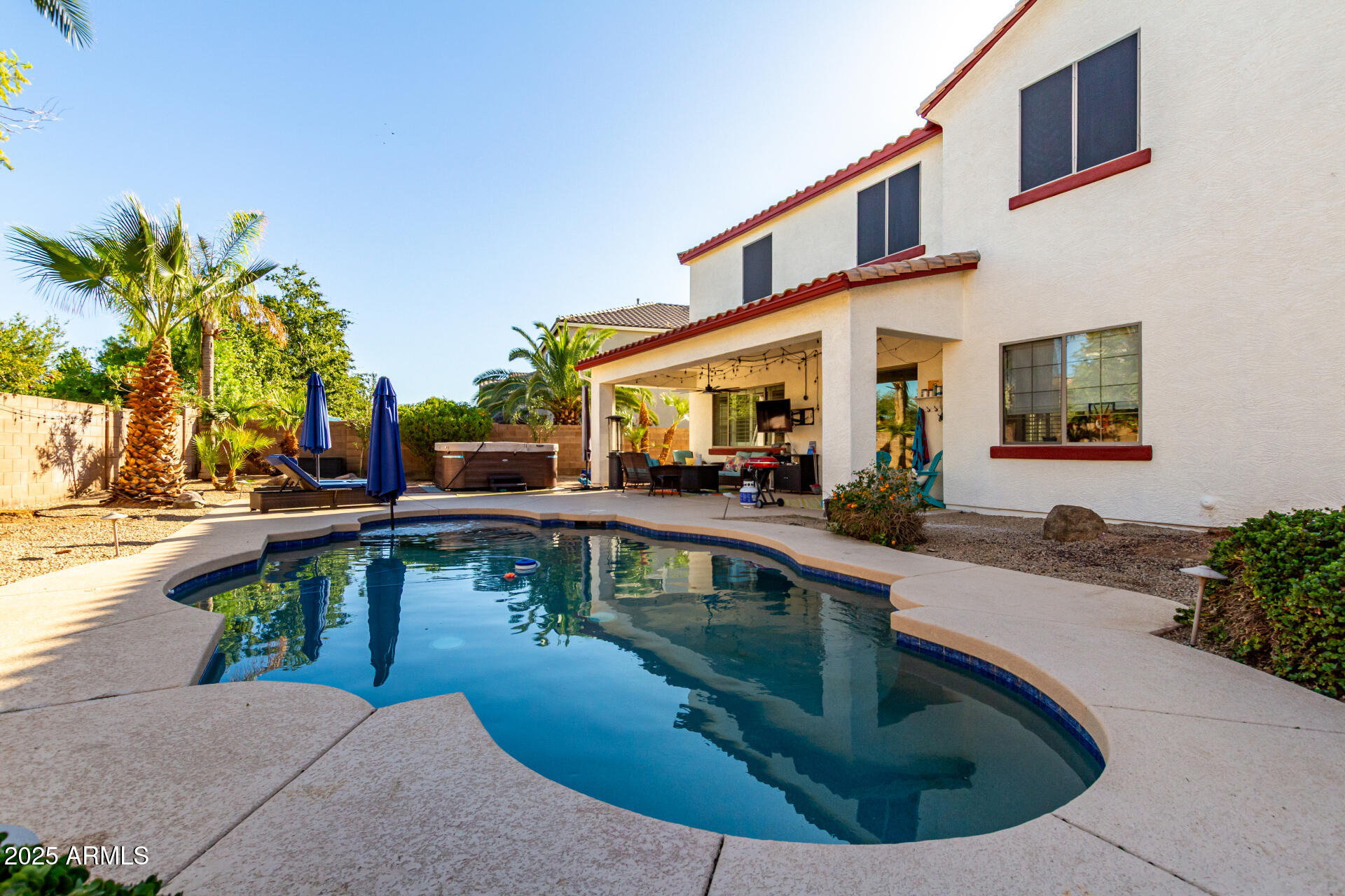 Rochester Dr, Gilbert, AZ 85298