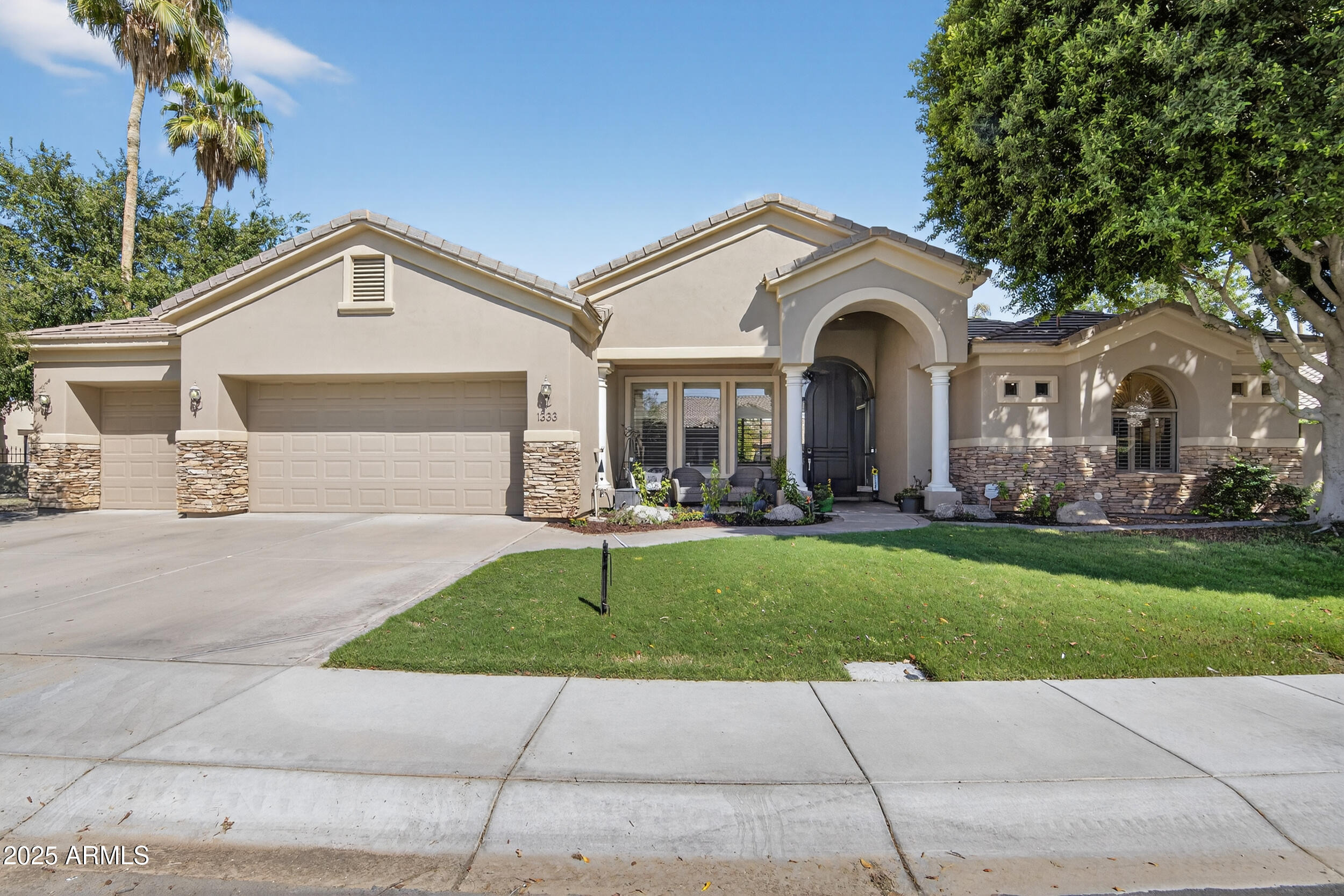 Cliffside Dr, Gilbert, AZ 85234